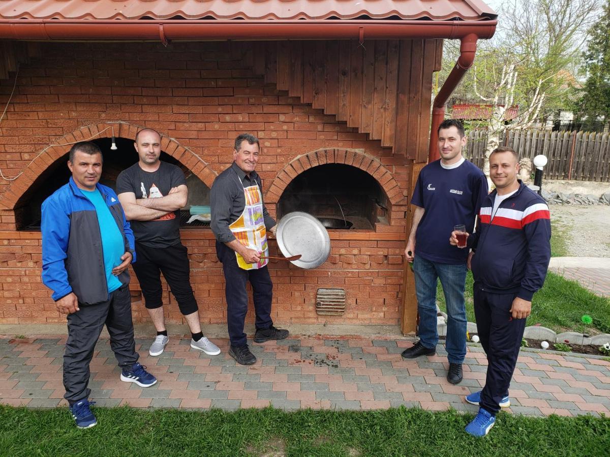 Hotel Casuta Cu Flori Vilcele  Exterior foto